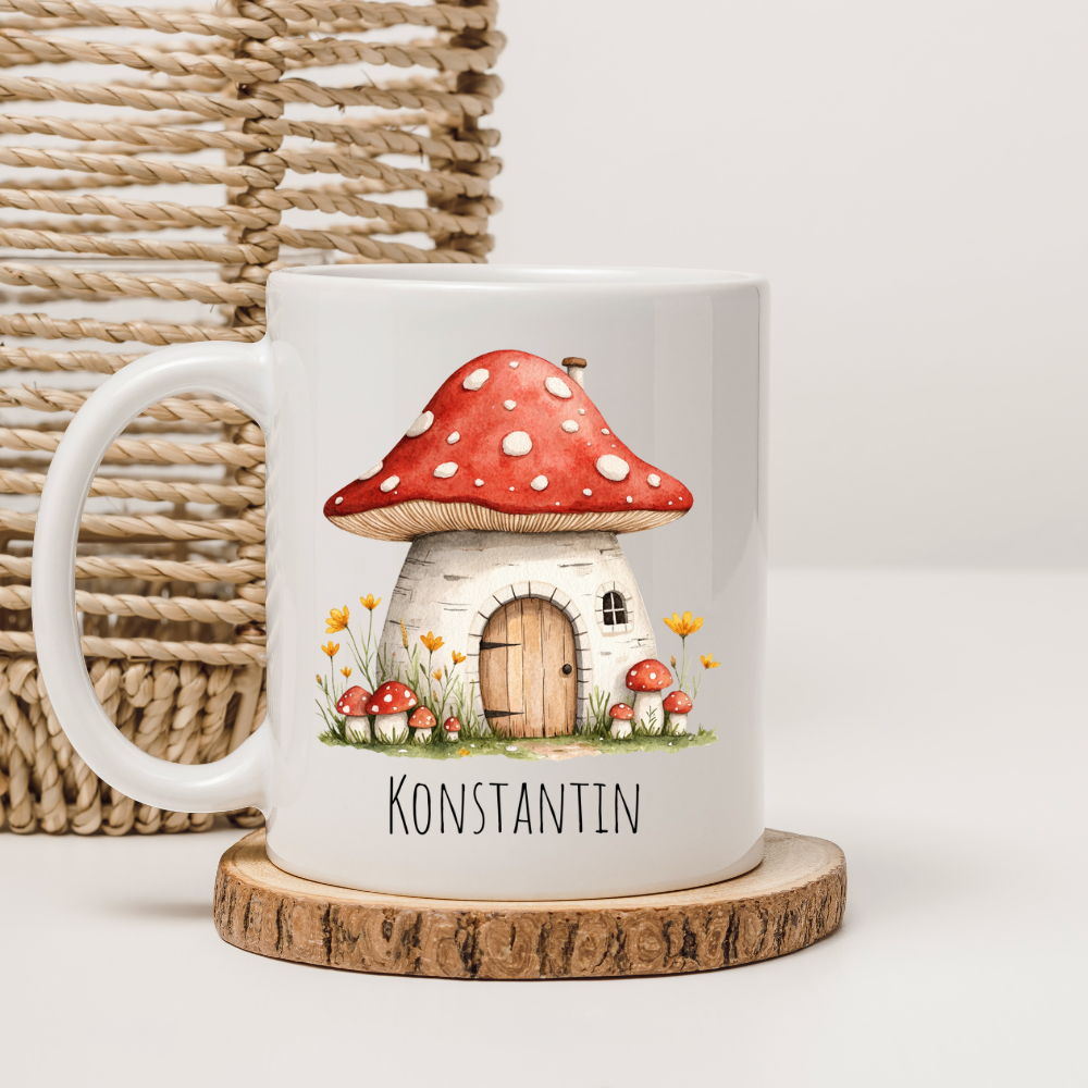 Tasse "Pilzhäuschen" -  personalisierbar (5 Schriftarten)