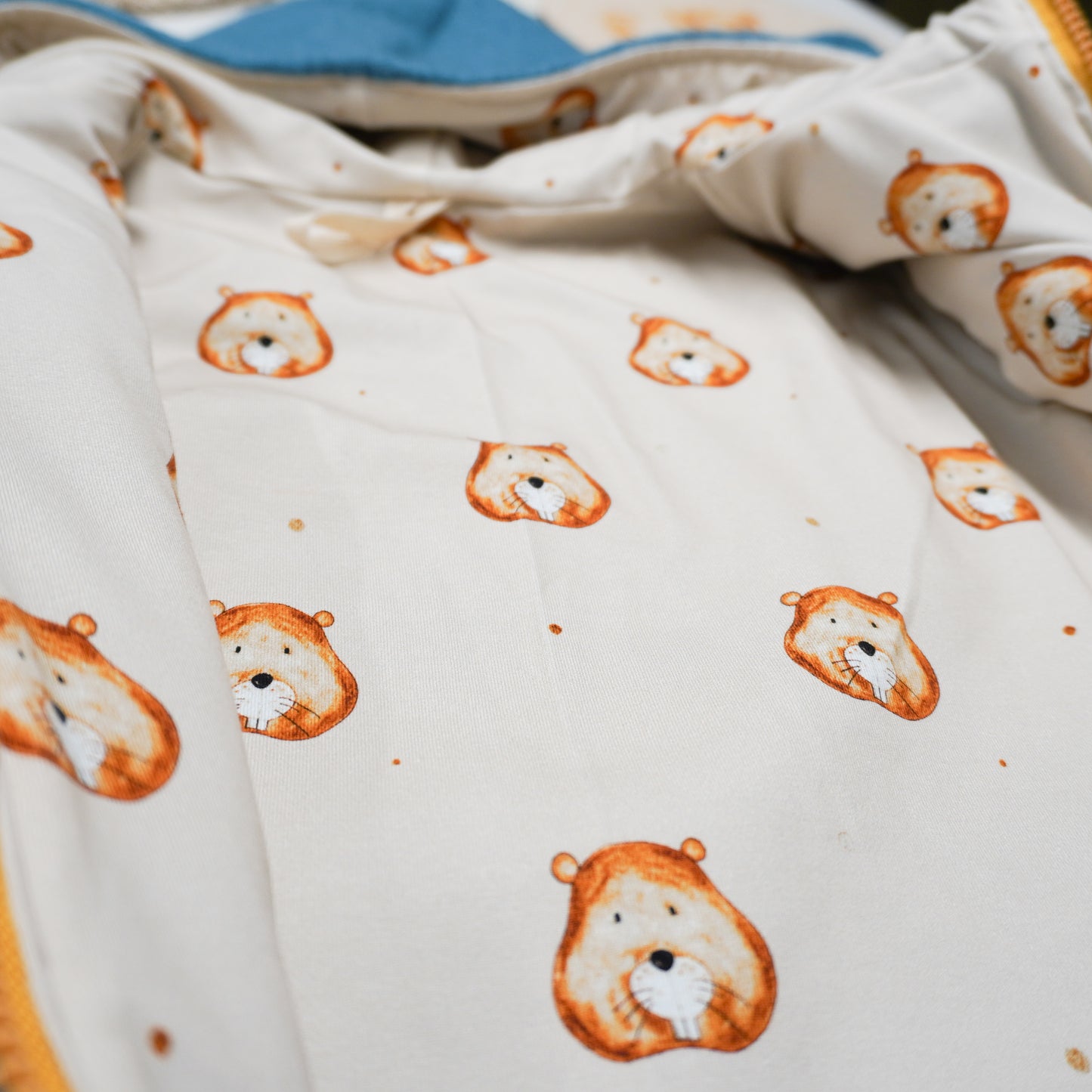 Walkjacke Gr. 110 mit Zipfelkapuze und Taschen